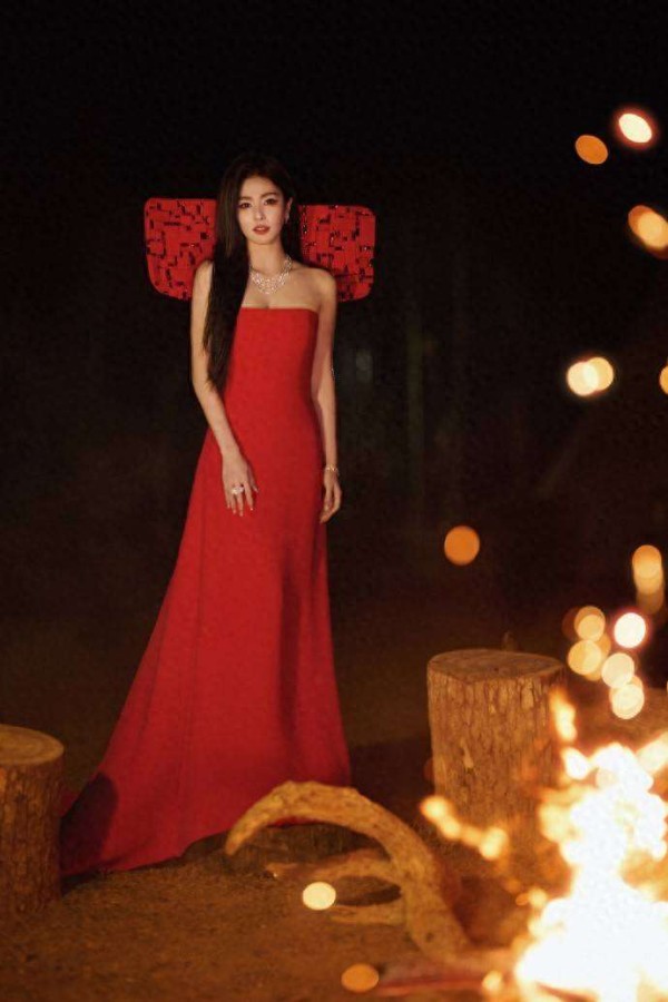 白鹿做自己不设限的时尚理念，才是她出圈的法宝