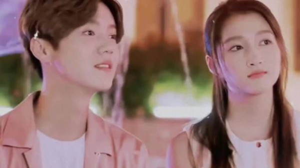 鹿晗关晓彤最后一次同框曝光,八年感情引热议