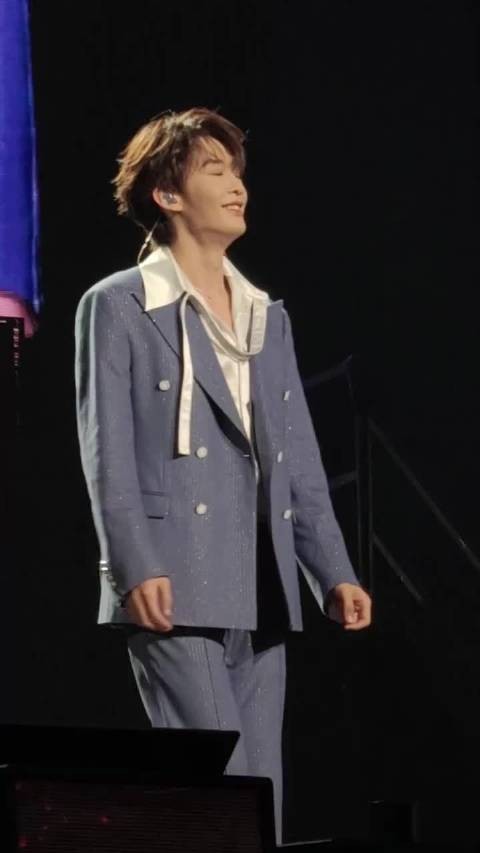 王赫野一晚上能量拉满跳舞努力喜剧感溢出