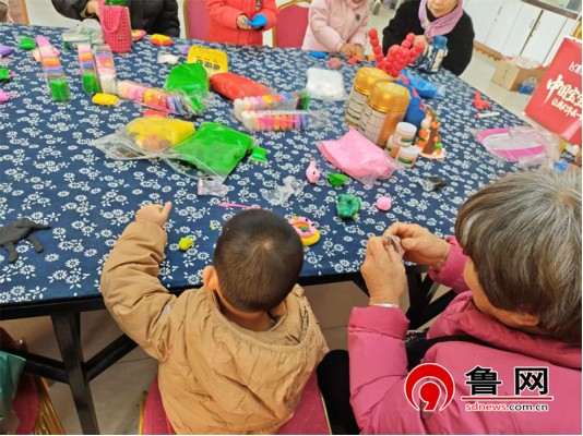 德州天衢新区长河街道泰和社区开展“指尖生趣，彩泥传情”亲子主题活动