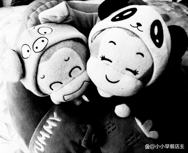 这部老片有多荒诞，现实就有多滑稽《轻松+愉快》