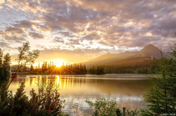 审视消费主义：我们是在购物，还是在填补空虚