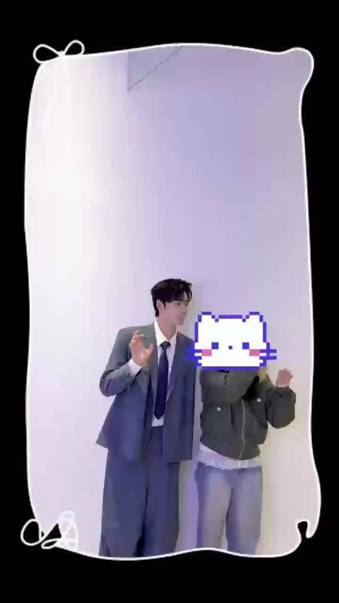 张凌赫与粉丝合照曝光，2026年首波颜值暴击