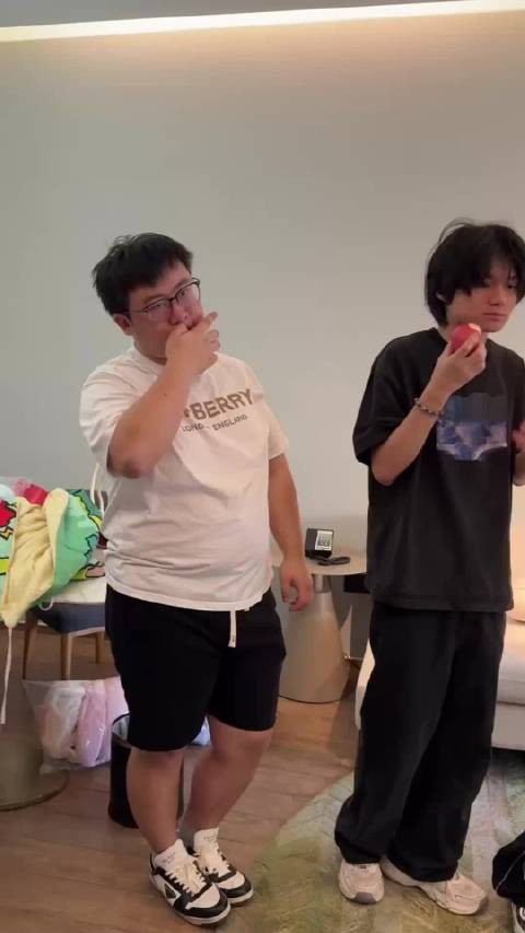 当大家开始学习舞蹈的时候 怎么都显得有点忙呢？ 晚安啦银宝们 AG超玩会