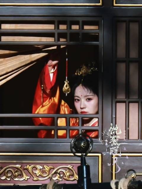 田曦薇红衣路透曝光，恶女魏娆形象引热议