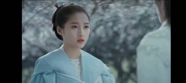 十八九岁时的关晓彤和宋威龙,很青涩