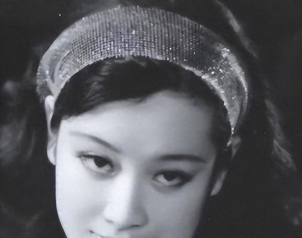 原来她已去世10年，登春晚爆红，56岁在异国离世 死前透露一生遗憾