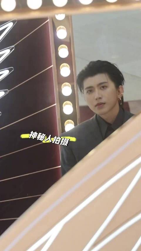 蔡徐坤今日出席线下活动生图路透