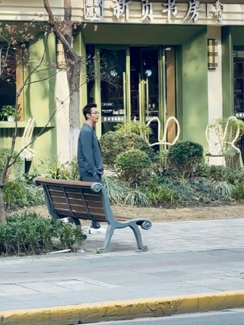 好小一张脸！太帅了叭…… @William威廉陈伟霆 视频源水印