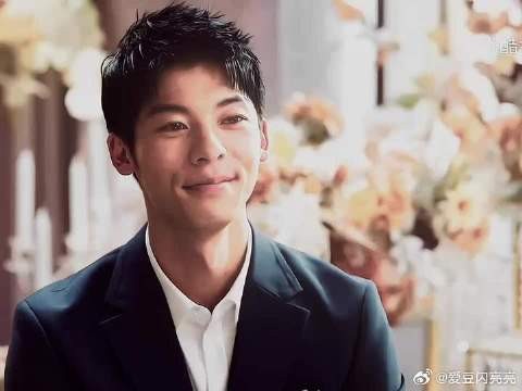 人人都不是周潇齐 没人会爱你十五年.