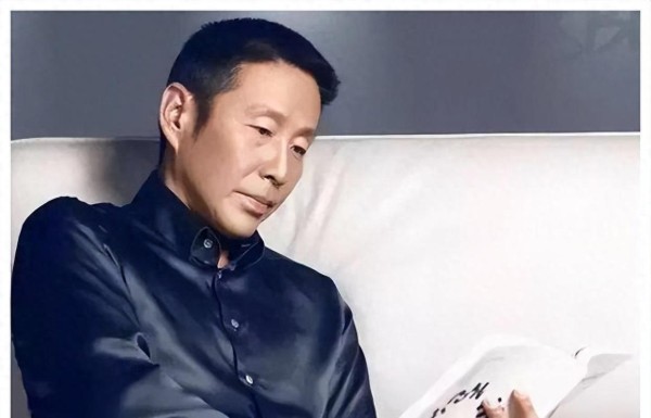 “双料影帝”陈道明被曝出绯闻？这恐怕是娱乐圈最滑稽的笑话！