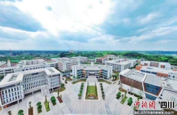 简阳这五年:优质教育惠万家