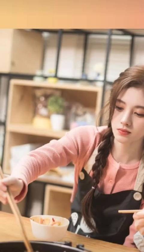 她现在是真的很好很好看,所以喜欢她的讨厌她的人都有话说