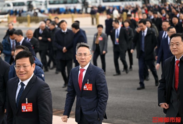 两会好声音丨全国人大代表江帆:制定《宠物饲养管理法》,扩大饲养管理范围