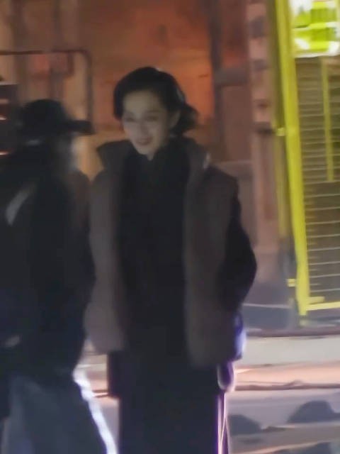 这与身俱来的书卷气质!凌汶同志真的好美