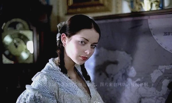 玛丽娜·亚历山德罗娃：国际化演员与生活艺术家的双重人生