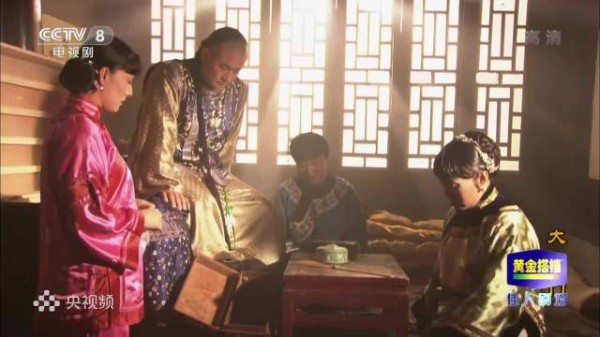 《大宅门》二奶奶雅萍欲告状老三,媳妇通风报信