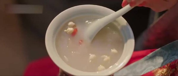 国色芳华:县主记恨刘家二老,终于有机会出恶气,重罚刘家下人! 杨紫,李现