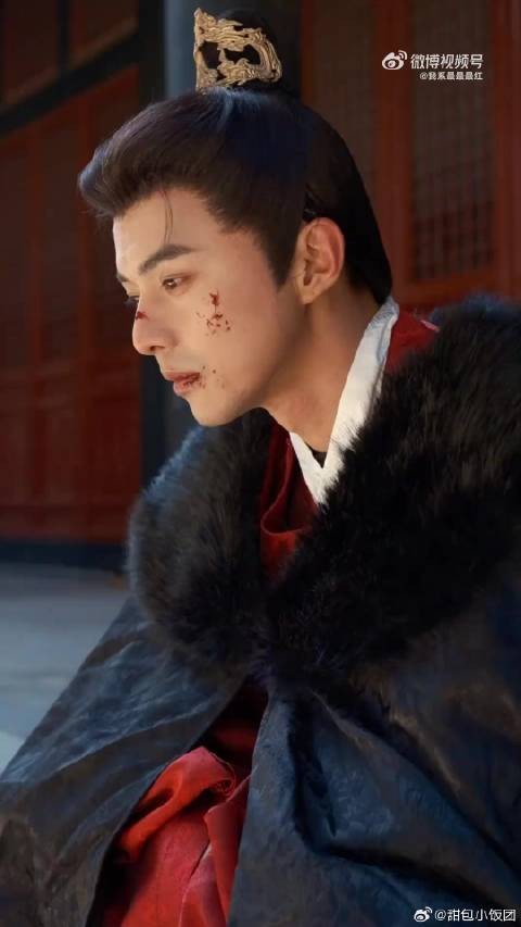 叶祖新的气质年龄越大越沉稳了,步步惊心那会还挺欢脱