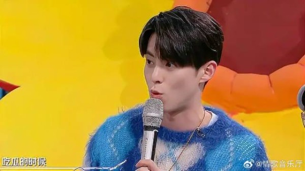 王鹤棣在线回顾,经典造型西瓜头,真是看一次笑三回!