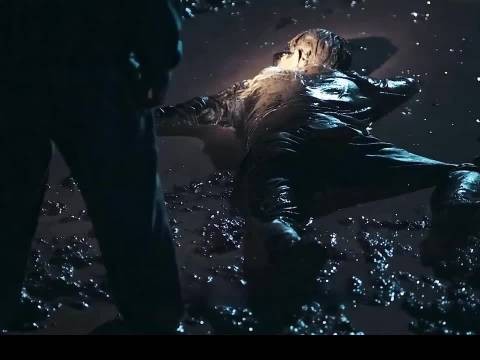 男人误杀了一个酒鬼,却拽下了对方的假发