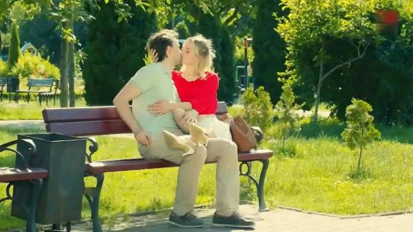 背信弃义之人就应该扔进垃圾桶