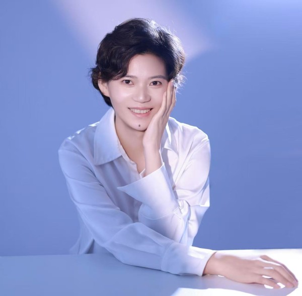 张云霞律师专业形象