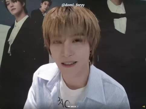 刘扬扬线上签售调侃粉丝，互动引发热议