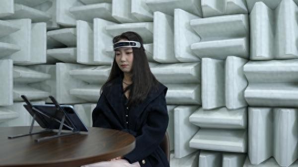 志愿者体验“央音一号”。受访者供图