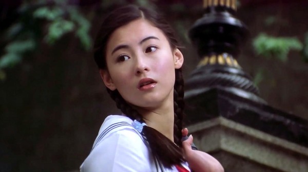 经典喜剧电影《喜剧之王》，张柏芝这一回眸成了多少人眼中的经典