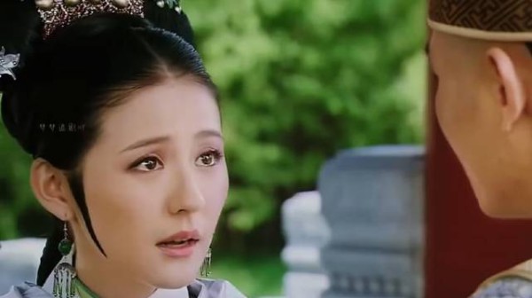 叶澜依拽起来谁都不放在眼里，唯独允礼王爷