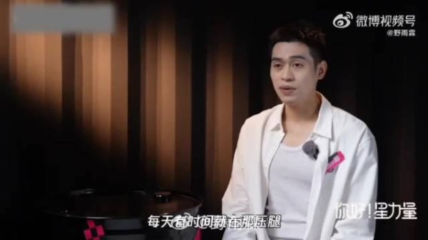 张颂文叮嘱徐菲多练台词，封神表现印证成长