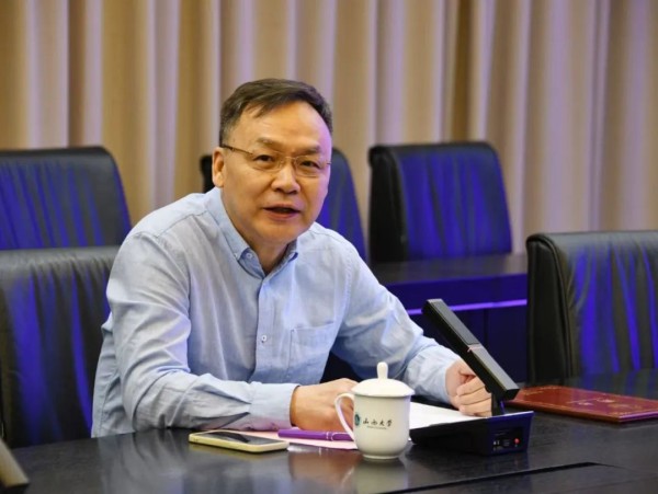 “他属于所有的时代”