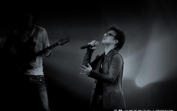 揭秘：为何汪峰被摇滚圈“嫌弃”却又如此成功？