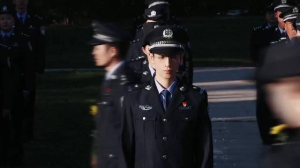 罗云熙主演《剥茧》播放量破4亿，硬核破案获赞