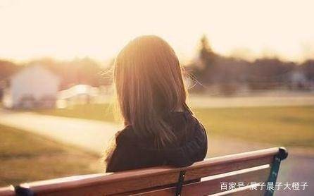 十则悲伤爱情小故事：就算我是戒指的主人，也不是你的心上人