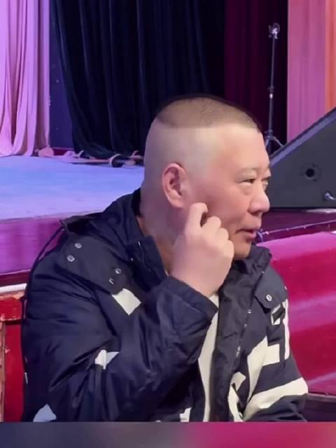 郭德纲介绍麒麟剧社纲丝节新戏《一仆二主》