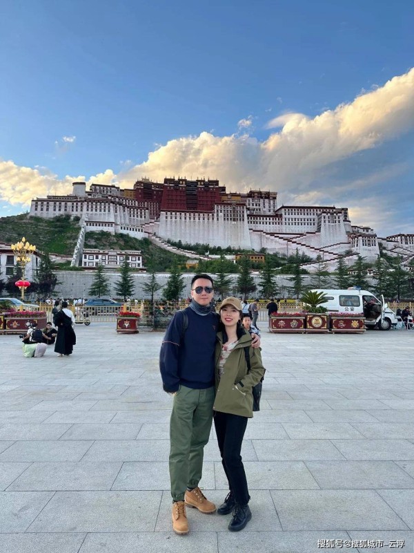 去西藏跟团还是自驾游划算？西藏口碑最好的旅行社推荐，联系电话+报价