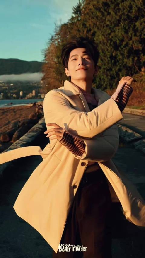 十几年不变,阳光男大的颜~~@杨洋 2026开年大刊封面!杨洋