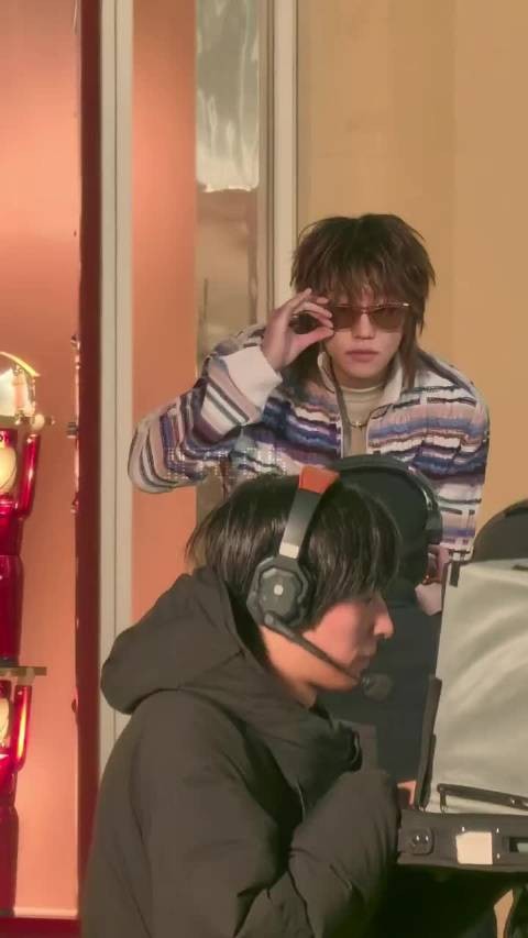 徐明浩亮相LV活动现场，墨迹cool