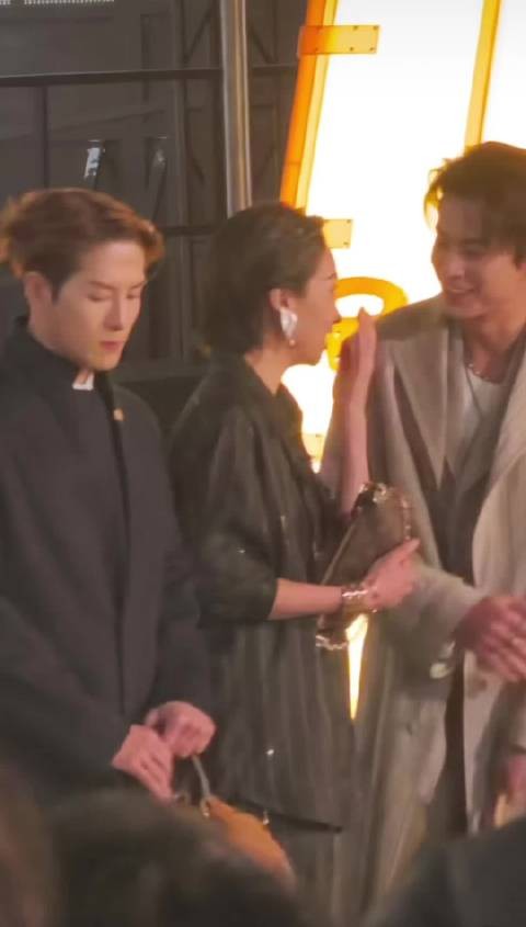 王嘉尔宋茜担任王鹤棣出道导师，四人LV活动同框