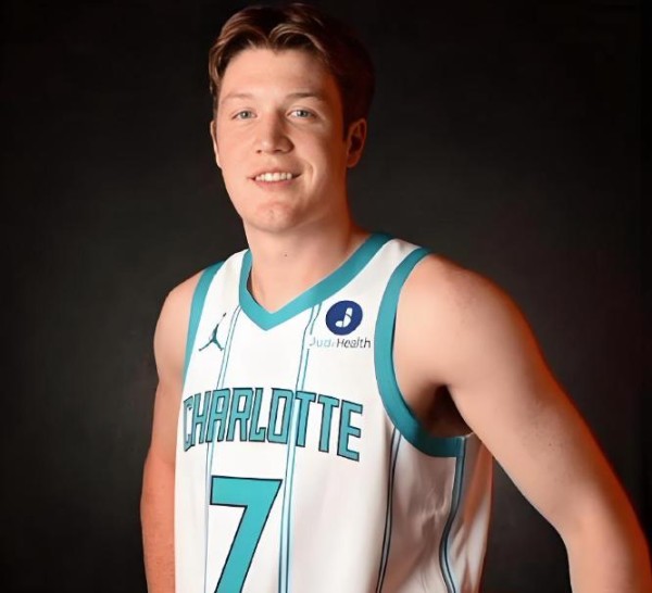 25届选秀前十洗牌！杨瀚森交易筹码考沃德成第5顺位，4号秀克尼普尔逆袭成状元，弗拉格跌至榜眼！