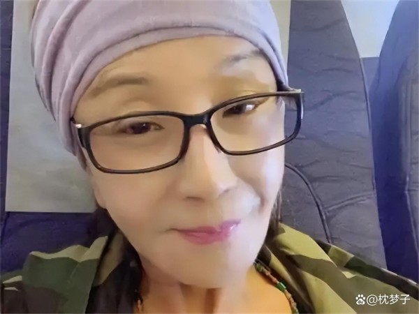 2023年,老戏骨连明月病逝,曾未婚生三子的她被男友败光过亿财产