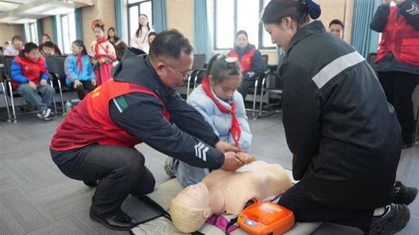 襄阳45名青少年学急救练技能 争当生命守护者