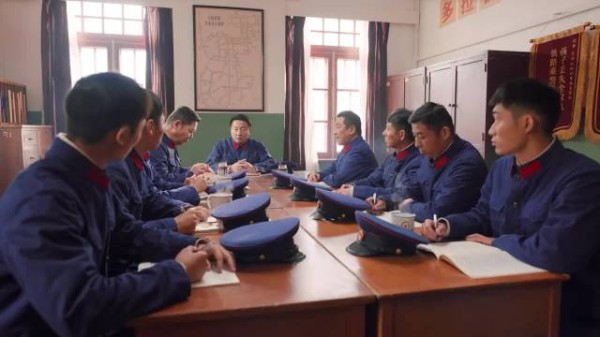 南来北往:马魁协助刑警队破案,提携汪新当助手,汪新反应亮了.