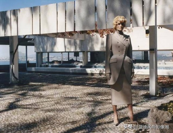 Mugler春夏广告太敢玩新总监首秀炸场,星尘女神 + 复古未来感绝了