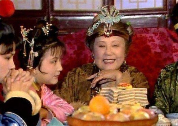 贾母的丫鬟好在哪里?为何人人都成了香饽饽?