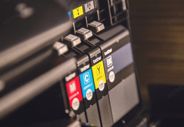 打印机定期清洁，避免灰尘堆积