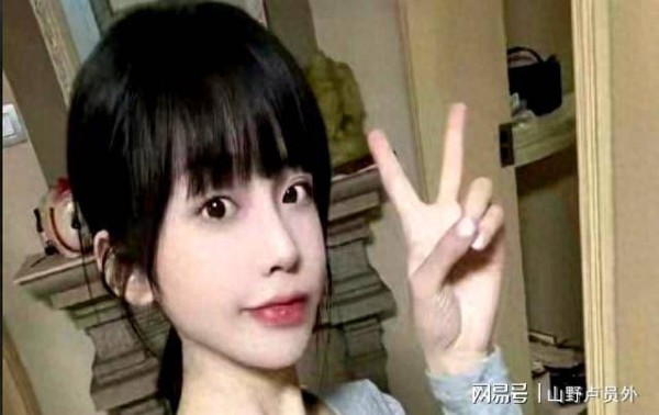 官媒发文，透露王思聪与秦岚真实关系，原来黄圣依之前说的没错