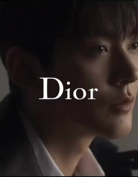 邓为内娱现役法拉利的权威！邓为dior短片配音，悦启节日篇章